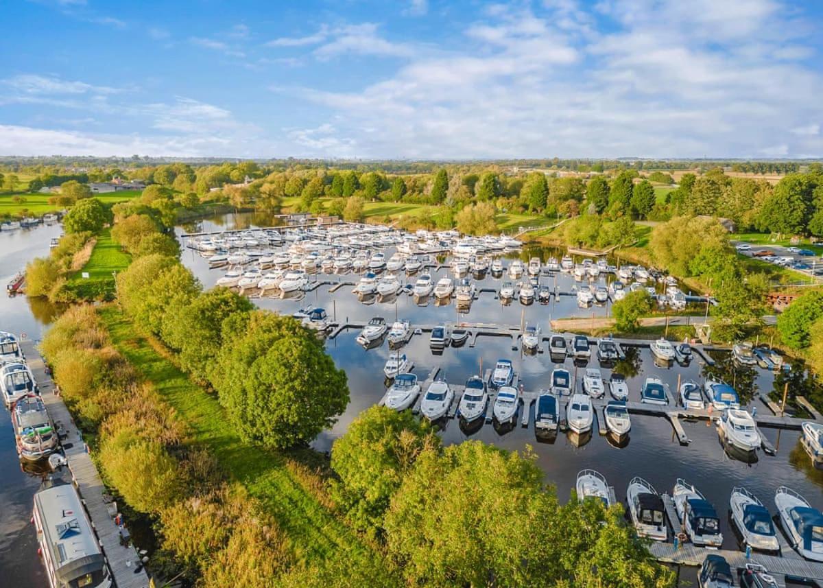 Hotel York Marina à Naburn Extérieur photo